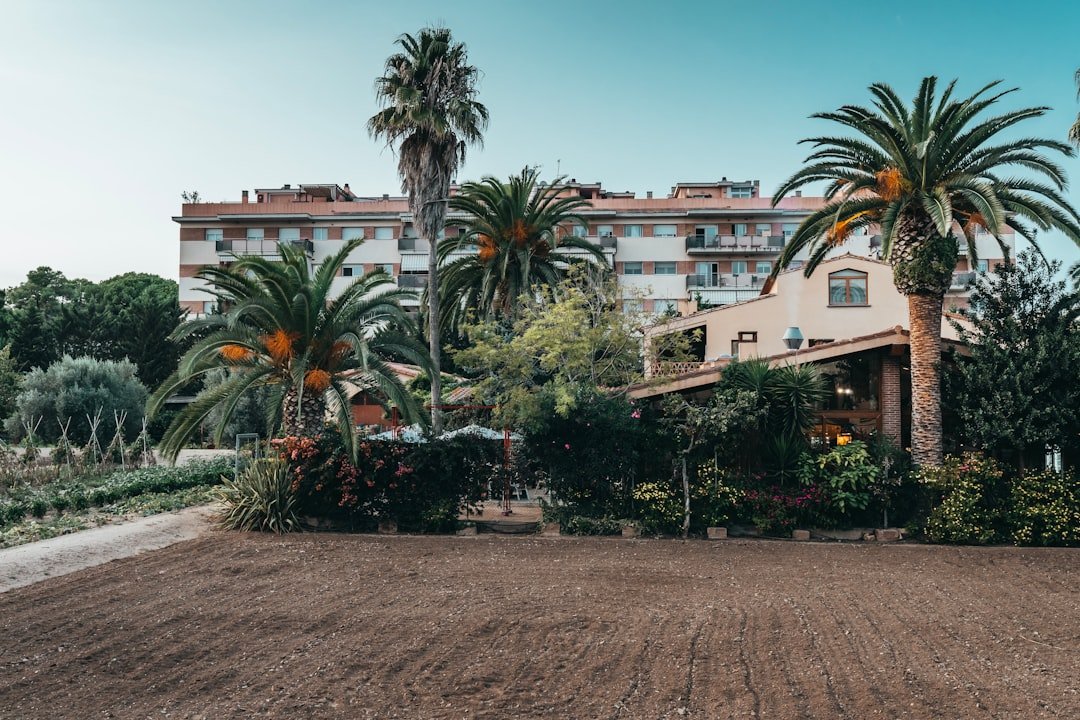 Paseando por Lloret de Mar, descubre sus encantos tur&iacute;sticos y playas.