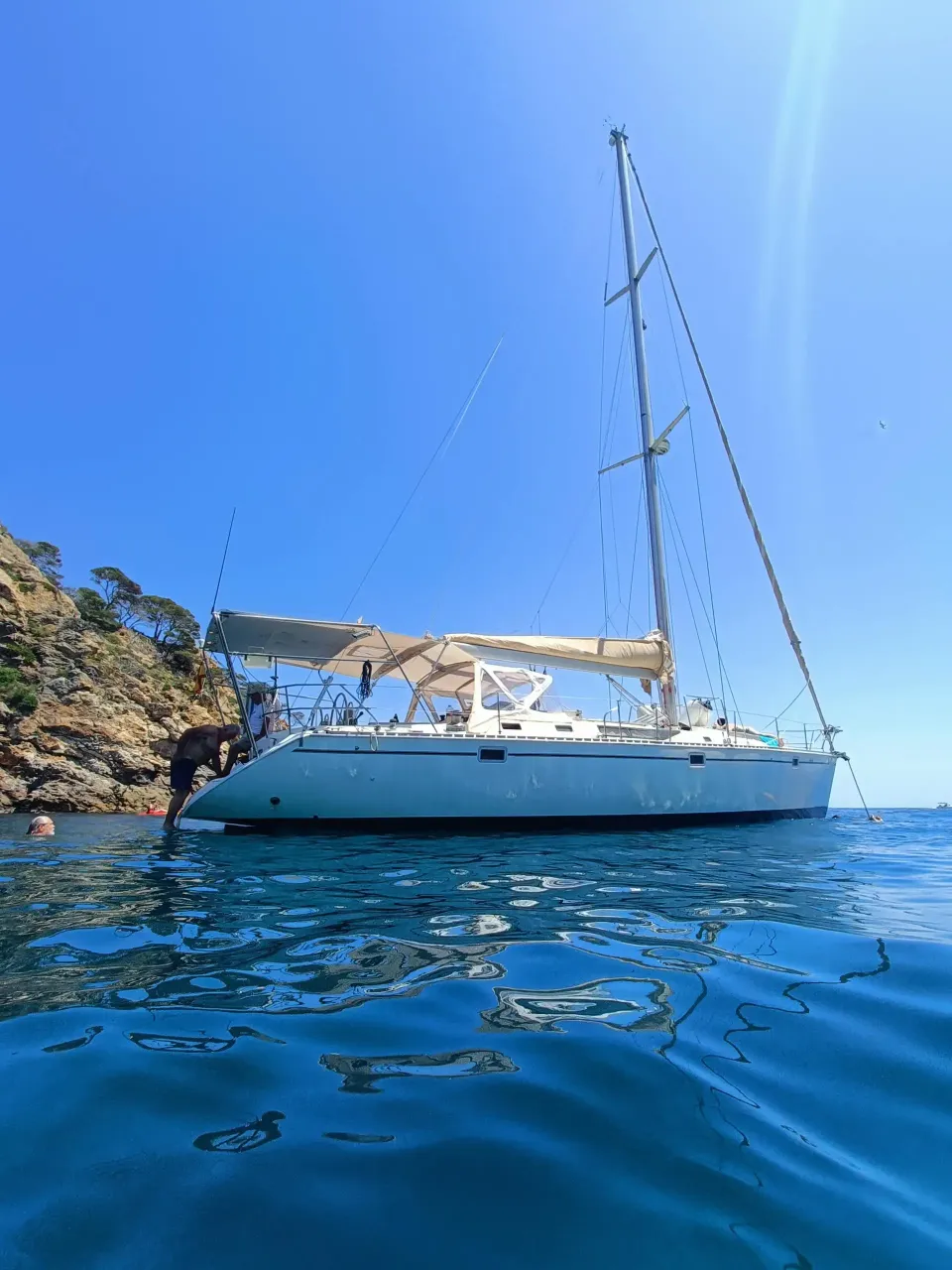 Día en velero con barbacoa en la Costa Brava 2026